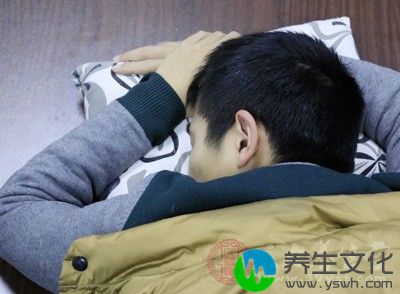 睡眠多，脸不老