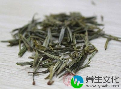 制作茶叶眼膜