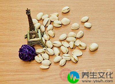 对于丰胸的食物，坚果、种子类的食物是很有用的