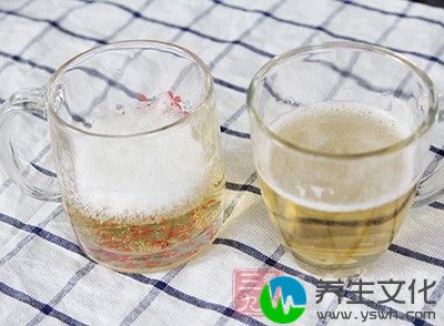 喝啤酒的坏处使人出现走路不稳