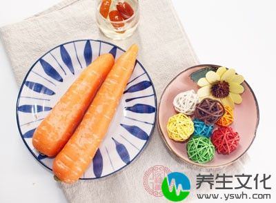 将鲜明萝卜辟碎挤汁，取10-30毫升