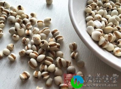 一些霉变的食物，如果食用不仅容易导致食物中毒