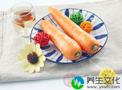 其实在大姨妈来的期间我们可以食用一些胡萝卜来帮助我们达到一个补血的作用，它里面的维生素B1有保护神经系统的作用，还能促进肠胃蠕动，增加食欲