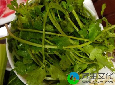 面条，酱油，醋，盐，鸡精，辣椒面，香菜，榨菜