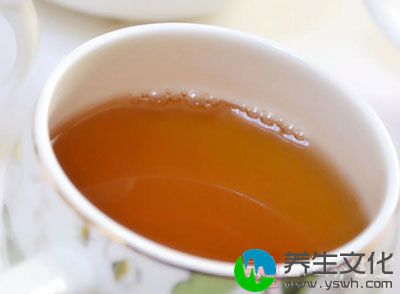 用蒲公英、十茯苓的煎煮液250ml，冲泡绿茶饮用