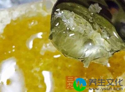 用蜂蜜蛋白膜美白