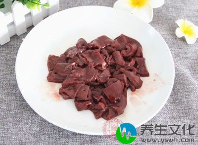 嘌呤含量高的食物如动物内脏、浓肉汤、鸡汤、肉浸膏、沙丁鱼、鱼子等