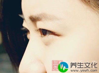 去皱第四招：温水蒸眼法