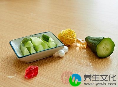 忌吃或少吃——荸荠、柿子、生萝卜、生菜瓜、生黄瓜