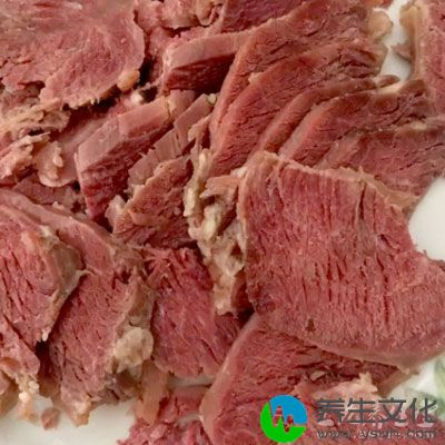 蒜苗200克，牛肉250克，红辣椒2个，生粉