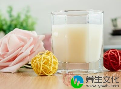 豆浆2碗，大米50克，白糖适量