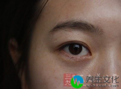 1块钱一瓶的它让女人50岁没皱纹