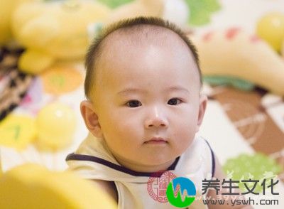 对于哺乳期的女性来说，摄入新鲜水果和蔬菜是很必要的