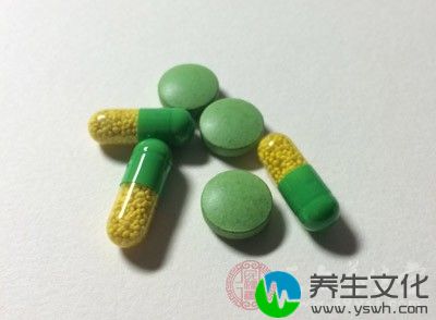 按医生吩咐吃药。服药要遵医嘱，尤其是伴心律失常的患者，不可自行增加或减少药量