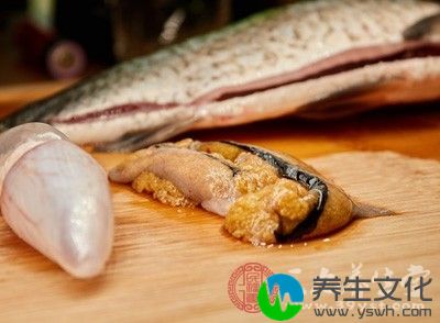 猪蹄、猪皮、猪肘、鸡皮、鱼头、鱼汤等富含胶原蛋白的食物