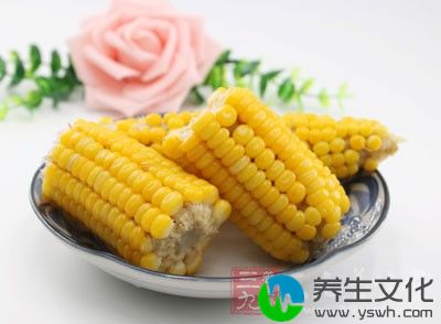 米、麦、豆、玉米、花生等食品易受潮霉变