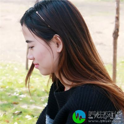 属猪的女人温纯，而且具有幽默细胞