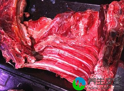 日常生活中我们吃的多是绵羊肉，比如炒菜、涮羊肉等等