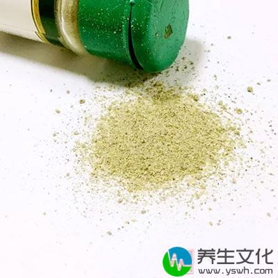 应在骨汤中加入生姜或胡椒