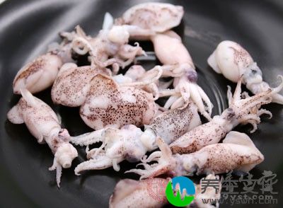 注射后避免吃硬壳类食物;一周内禁食辛辣、海鲜食物、忌烟酒