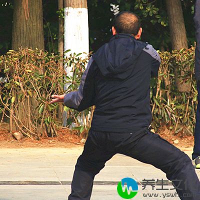 太极拳的练习需持之以恒，不能半途而废