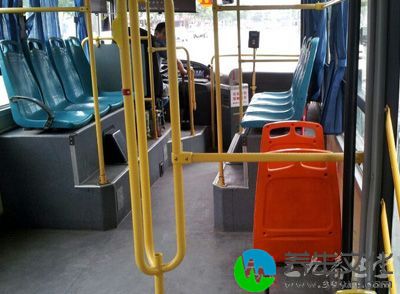 就是在Bus(公交车)