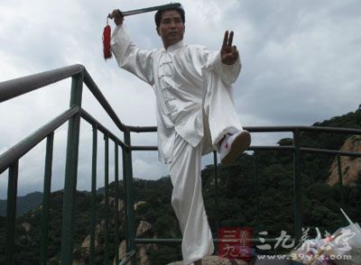 杨式太极拳 做这动作通过鼻子测试你的肾