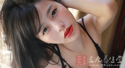 女人眼睛长这样易克家人