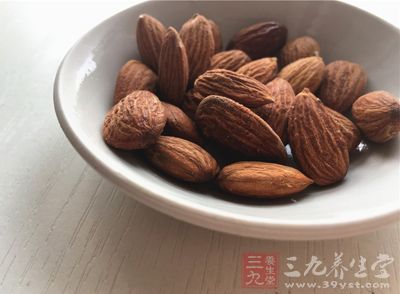 如何消除眼部皱纹 六类食物有效去除皱纹