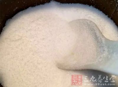 小苏打怎样美白牙齿 这样用小苏打美白牙齿