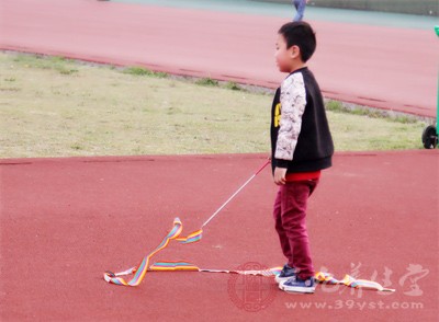 孩子经常揉鼻子竟然是这种病 家长千万别忽视