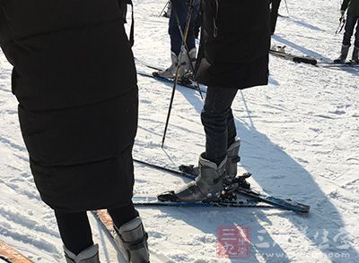 健身常识 滑雪前需要做哪些热身运动