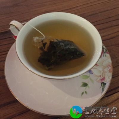 绿茶中的儿茶素还可以通过血液循环进入全身