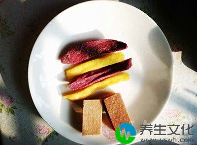 香蕉、甘薯同食会发生不良生化反应，引起身体不适