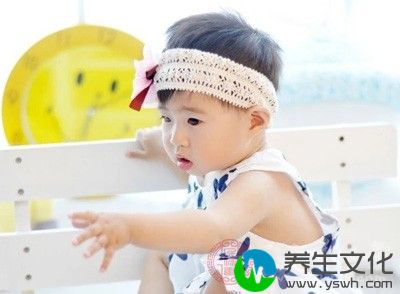 母乳喂养的新生宝宝甚至会发生一天排便7—8次的状况