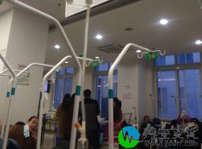 是造成新生儿死亡的主要原因，应积极抢救