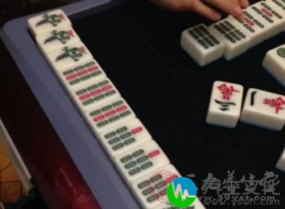 打麻将是与对手斗，所以战术一定要提前想好