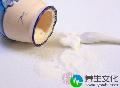 建议父母在准备食物时尽量少盐少糖