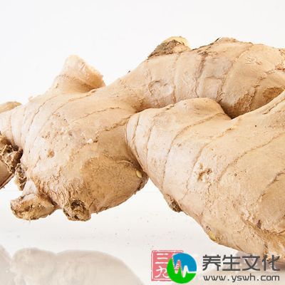 刺激性强的食物如辣椒、姜、过量酒精、咖啡、可乐及浓茶等