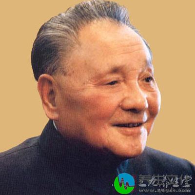 他有几十年的抽烟嗜好，但在医务人员的建议下，1989年彻底戒了烟