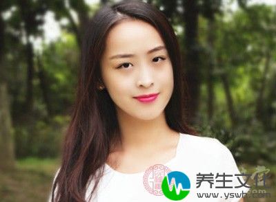 额头上有活痣的女人往往在事业方面会出现贵人相助