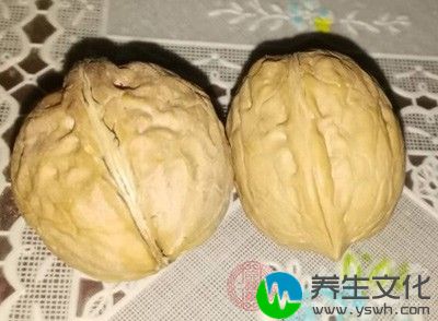 核桃含有脂肪钙、磷等物质