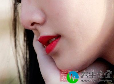 女人嘴型楞线分明，主姻缘美满