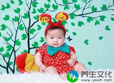 如果是混合喂养(即母乳不足，需部分补充配方奶粉)，不需要补钙