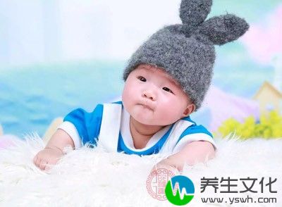 宝宝在婴幼儿时期的头颅骨还没有完全骨化，各个颅骨之间有一定的可塑性