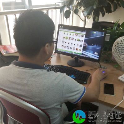 决明子能抑制脂肪的合成，对体内多余脂肪还有分解作用