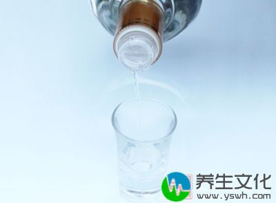 最好用50度以上酿制的白酒