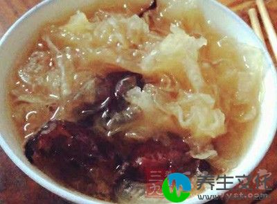 所谓"药食同源"，应理解为源于同一发现过程