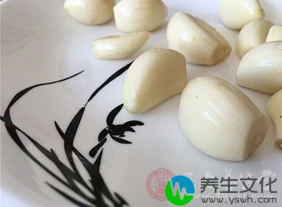 抗菌消炎：一般大蒜约含2%大蒜素(台湾产大蒜含11%的大蒜素)