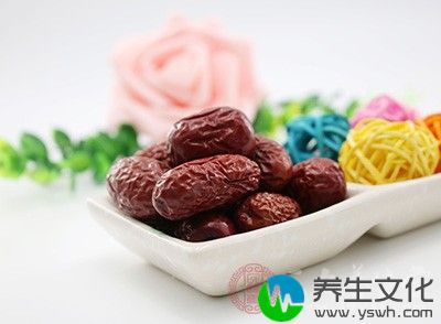 蜜枣是红枣的加工成品,蜜枣是一种营养价值较高的滋补食品